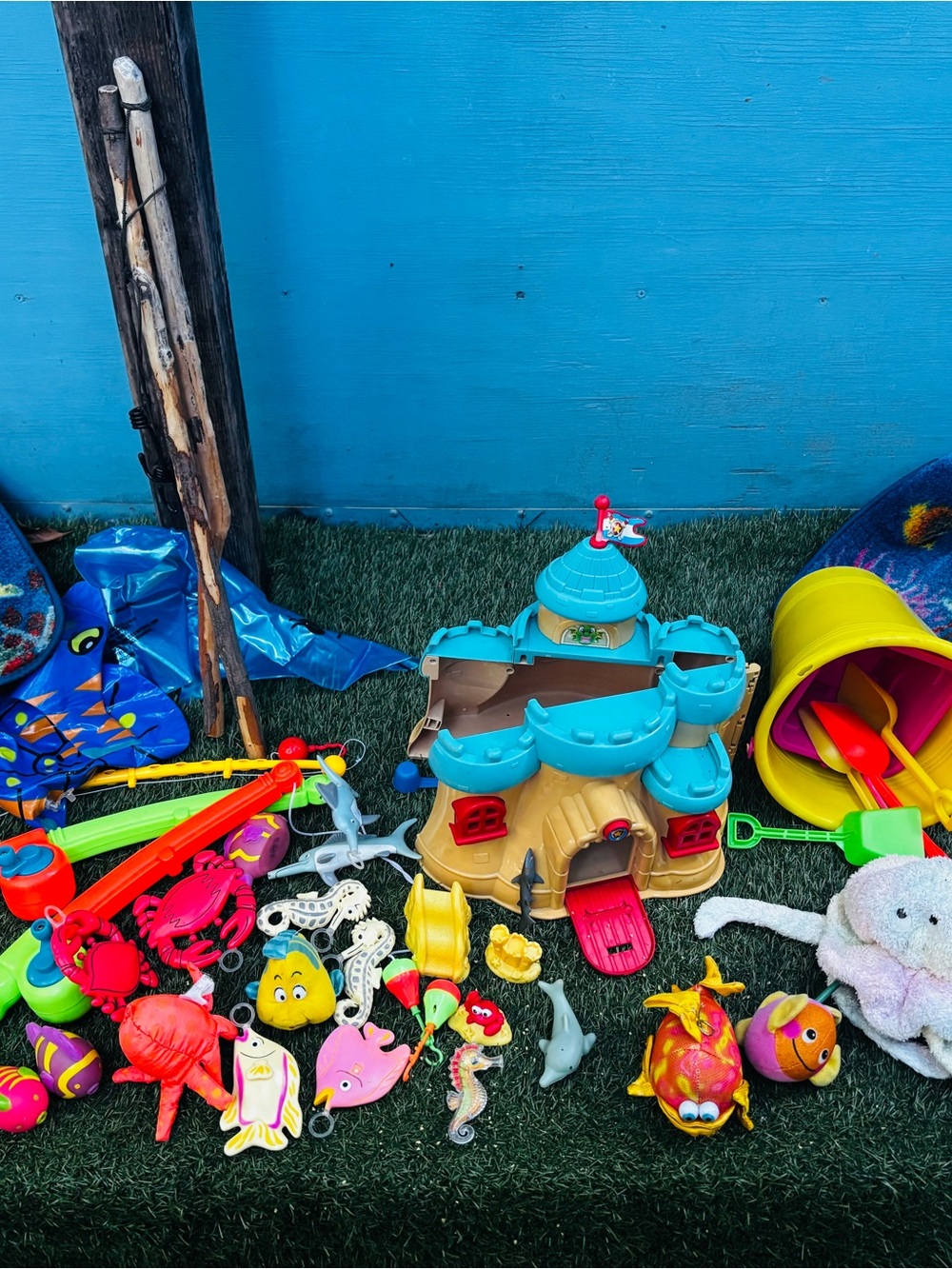 Kinds Sand and fishing toys